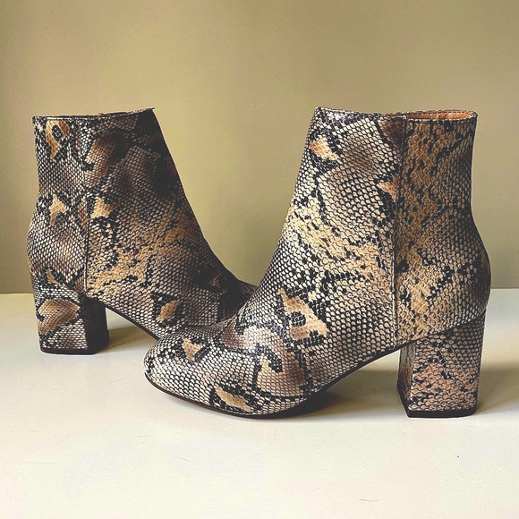 LIKE NEW Textured Leather Booties - Picture 5 of 5